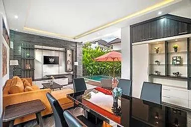 Puri Keraton Hotel